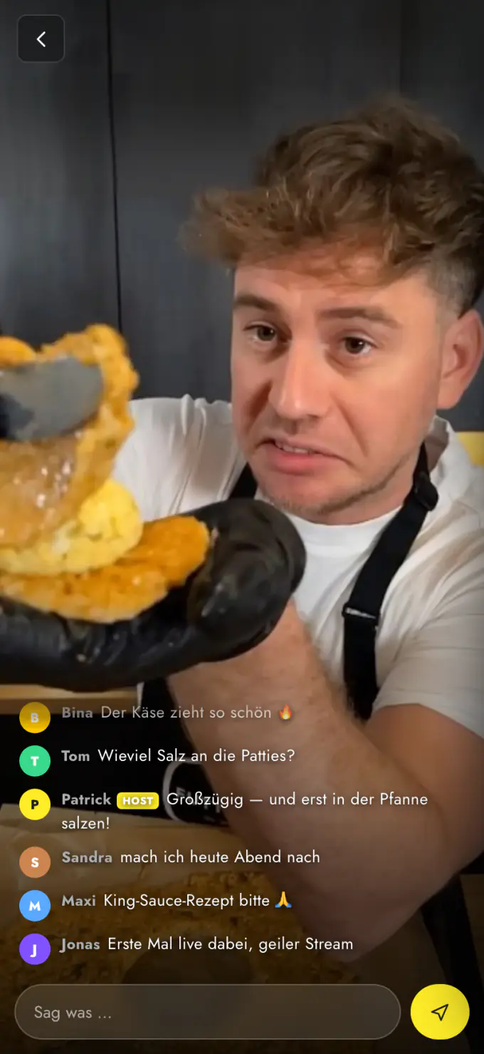Patrick in seiner Küche, gefilmt für die App